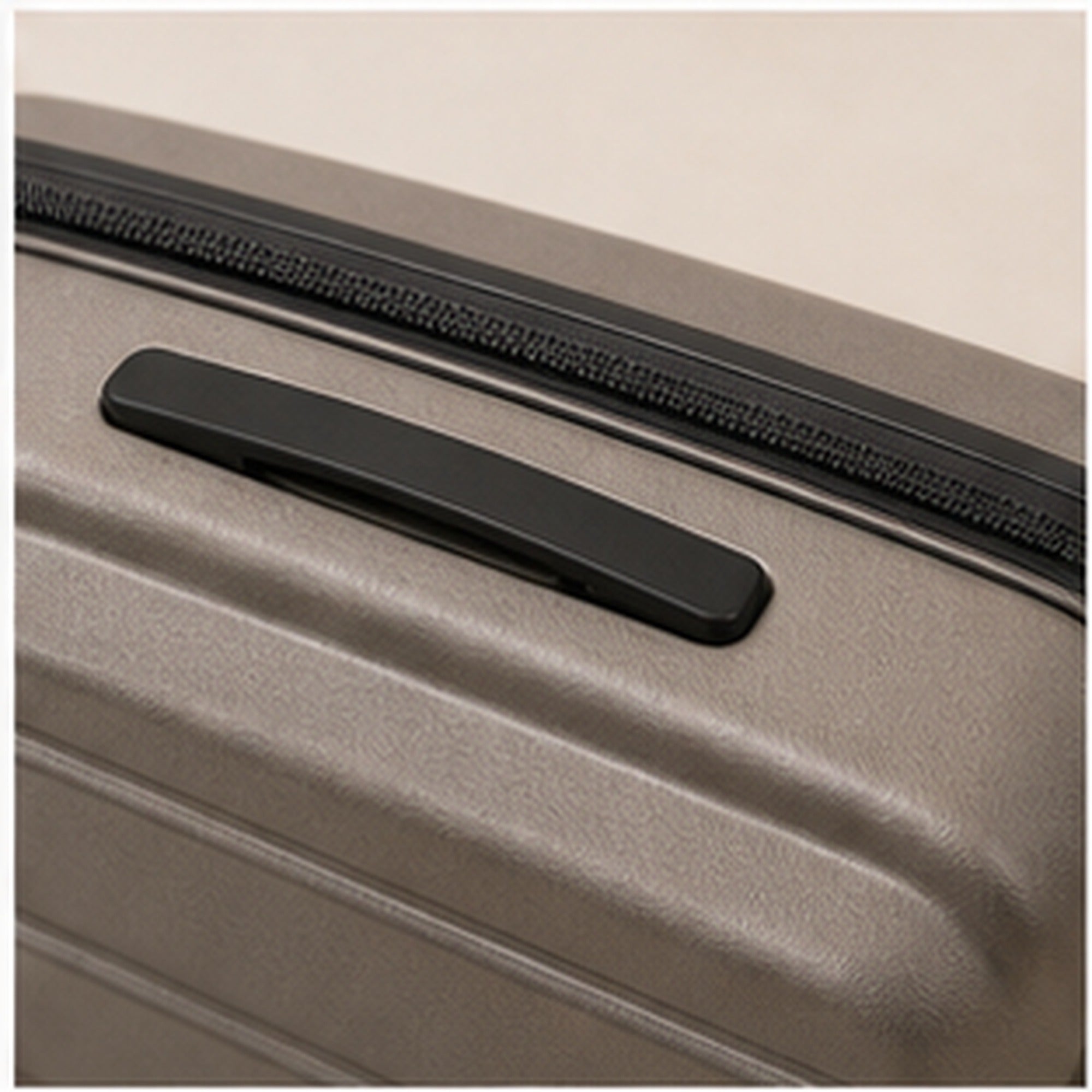 Hush 22" Carry-On